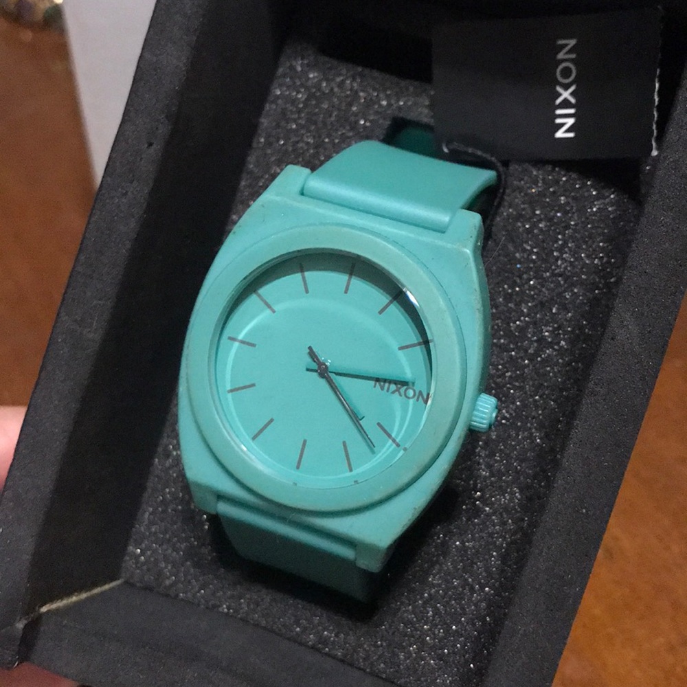 Nixon Matte Peppermint “Time Teller”